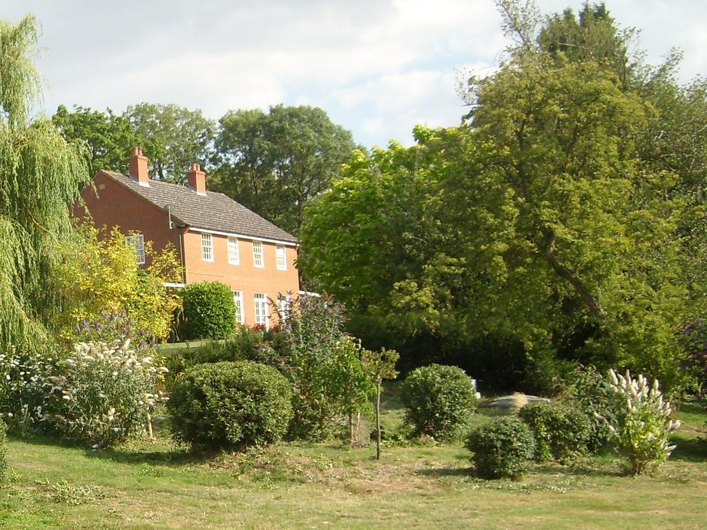 The Hall Farm Bed And Breakfast Tilbrook Exterior foto